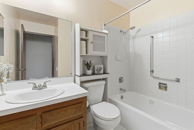 This desirable end-unit offers comfortable single-level living on Leisure Village Golf Course in Illinois - for sale on GolfHomes.com, golf home, golf lot