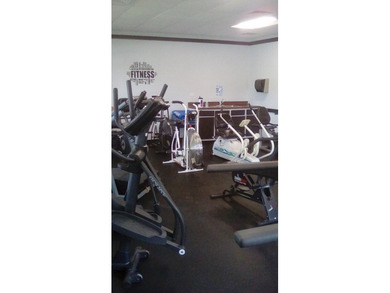 This desirable end-unit offers comfortable single-level living on Leisure Village Golf Course in Illinois - for sale on GolfHomes.com, golf home, golf lot