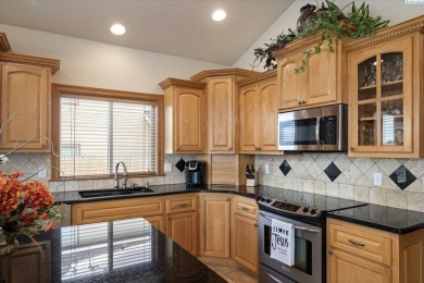 MLS# 284473 Custom built Parade Home that backs up to Horn on Horn Rapids Golf Club in Washington - for sale on GolfHomes.com, golf home, golf lot