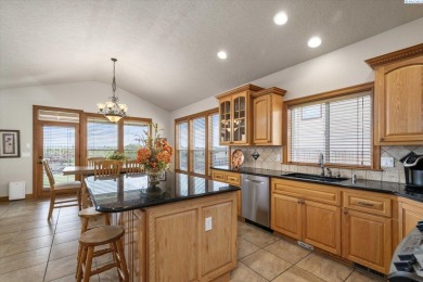 MLS# 284473 Custom built Parade Home that backs up to Horn on Horn Rapids Golf Club in Washington - for sale on GolfHomes.com, golf home, golf lot