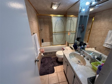 A refined living in the heart of Aventura. This spacious on Turnberry Isle Resort and Club in Florida - for sale on GolfHomes.com, golf home, golf lot