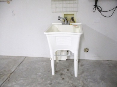 MOTIVATED SELLER !! CUTE AND COMFORTABLE 2 BED, 2 BATH, 2 CAR on Preserve Golf Club in Florida - for sale on GolfHomes.com, golf home, golf lot