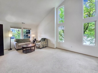 MLS# 284484 Welcome to this inviting, light, and bright on Horn Rapids Golf Club in Washington - for sale on GolfHomes.com, golf home, golf lot