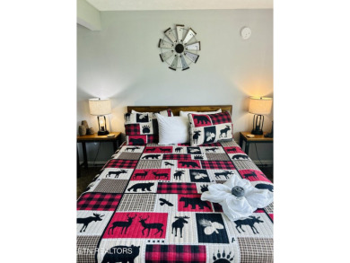 This 2-bedroom 1 bath luxury condo can accommodate up to 6 on Bent Creek Golf Course in Tennessee - for sale on GolfHomes.com, golf home, golf lot