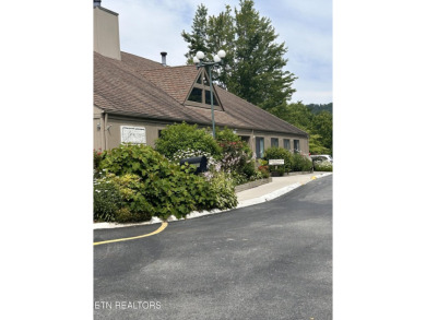 This 2-bedroom 1 bath luxury condo can accommodate up to 6 on Bent Creek Golf Course in Tennessee - for sale on GolfHomes.com, golf home, golf lot