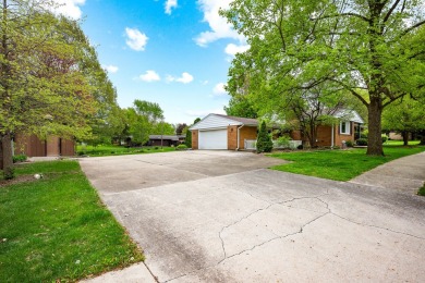 Don't miss this well maintained brick ranch with many features on Prairie Vista Golf Course in Illinois - for sale on GolfHomes.com, golf home, golf lot