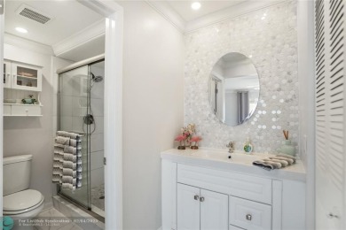 Welcome to your bright and airy 2-bedroom, 2-bathroom condo in on Sunrise Lakes Phase III in Florida - for sale on GolfHomes.com, golf home, golf lot