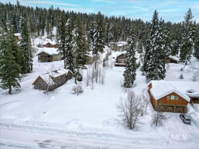 Nestled in the scenic Aspen Ridge community of McCall, Idaho on McCall Municipal Golf Course in Idaho - for sale on GolfHomes.com, golf home, golf lot
