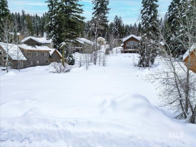 Nestled in the scenic Aspen Ridge community of McCall, Idaho on McCall Municipal Golf Course in Idaho - for sale on GolfHomes.com, golf home, golf lot