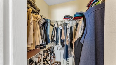 Well-maintained home featuring carpet flooring and a comfortable on Sandpiper Golf Club in Florida - for sale on GolfHomes.com, golf home, golf lot