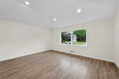 An excellent opportunity awaits in Lake Ridge Estates! This on  in Texas - for sale on GolfHomes.com, golf home, golf lot