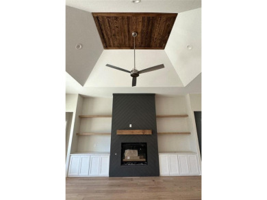 Beautiful new build in Thomas Crossing (Southern Oaks Golf on Southern Oaks Golf Club in Texas - for sale on GolfHomes.com, golf home, golf lot
