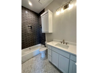 Beautiful new build in Thomas Crossing (Southern Oaks Golf on Southern Oaks Golf Club in Texas - for sale on GolfHomes.com, golf home, golf lot