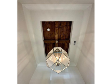 Beautiful new build in Thomas Crossing (Southern Oaks Golf on Southern Oaks Golf Club in Texas - for sale on GolfHomes.com, golf home, golf lot