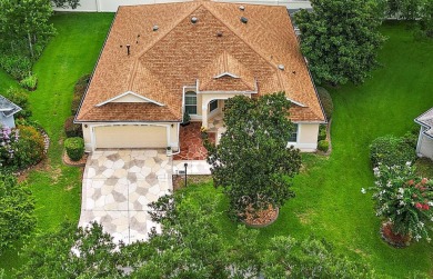 SELLERS MOTIVATED!! PRICE IMPROVEMENT! WOW! NEW HVAC & HOT WATER on Oakleigh Executive Golf Course in Florida - for sale on GolfHomes.com, golf home, golf lot