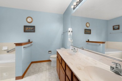 Step into care-free living in this well cared for Carillon on The Links at Carillon in Illinois - for sale on GolfHomes.com, golf home, golf lot