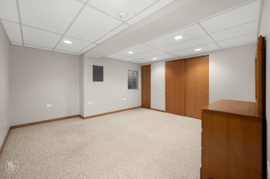 Step into care-free living in this well cared for Carillon on The Links at Carillon in Illinois - for sale on GolfHomes.com, golf home, golf lot