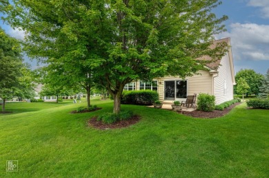 Step into care-free living in this well cared for Carillon on The Links at Carillon in Illinois - for sale on GolfHomes.com, golf home, golf lot