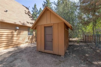 Nestled on a spacious 5,000 square foot lot, this 2-bedroom on Big Bear Mountain Ski and Golf Resort in California - for sale on GolfHomes.com, golf home, golf lot