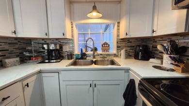Possible OWNER FINANCING, Great Location, Low Lot Rent $589 on Wedgewood Golf Club in Florida - for sale on GolfHomes.com, golf home, golf lot