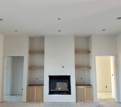 Beautiful new build in Thomas Crossing (Southern Oaks Golf on Southern Oaks Golf Club in Texas - for sale on GolfHomes.com, golf home, golf lot