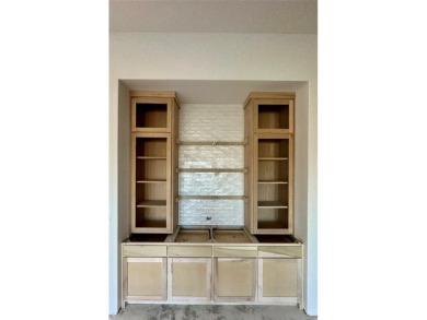 Beautiful new build in Thomas Crossing (Southern Oaks Golf on Southern Oaks Golf Club in Texas - for sale on GolfHomes.com, golf home, golf lot