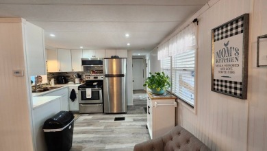 Possible OWNER FINANCING, Great Location, Low Lot Rent $589 on Wedgewood Golf Club in Florida - for sale on GolfHomes.com, golf home, golf lot