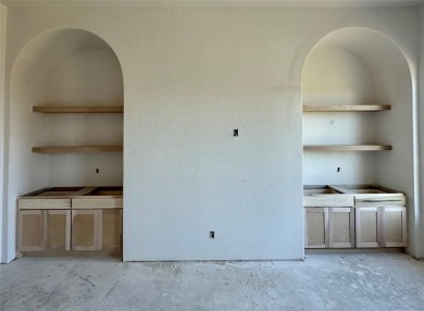 Beautiful new build in Thomas Crossing (Southern Oaks Golf on Southern Oaks Golf Club in Texas - for sale on GolfHomes.com, golf home, golf lot