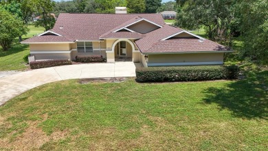 Wonderful 3 bedroom 2 bath pool home in the desirable community on Citrus Hills Golf Club in Florida - for sale on GolfHomes.com, golf home, golf lot