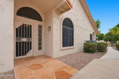 Desirable 55+ corner townhome + den, backing to the greenbelt on Apache Wells Country Club in Arizona - for sale on GolfHomes.com, golf home, golf lot