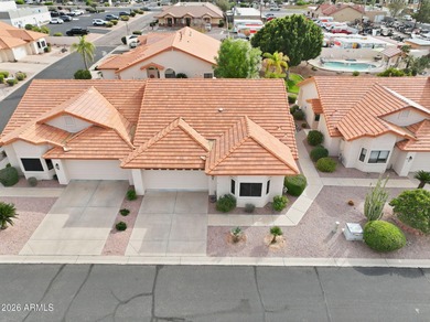 Desirable 55+ corner townhome + den, backing to the greenbelt on Apache Wells Country Club in Arizona - for sale on GolfHomes.com, golf home, golf lot