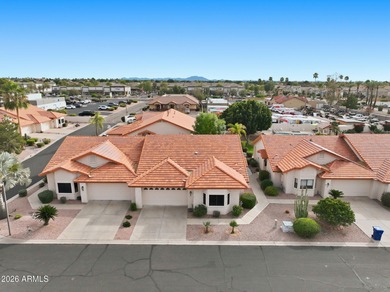 Desirable 55+ corner townhome + den, backing to the greenbelt on Apache Wells Country Club in Arizona - for sale on GolfHomes.com, golf home, golf lot