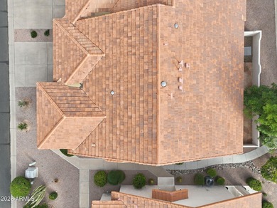 Desirable 55+ corner townhome + den, backing to the greenbelt on Apache Wells Country Club in Arizona - for sale on GolfHomes.com, golf home, golf lot