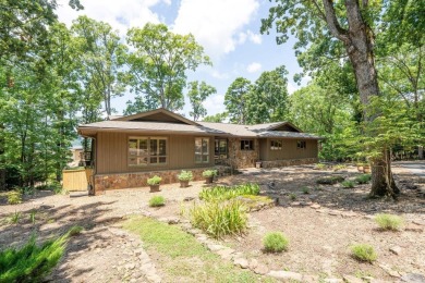 Lovely Eden Isle LAKEVIEW Home (likely designed by Frank McGary) on Red Apple Inn and Country Club in Arkansas - for sale on GolfHomes.com, golf home, golf lot