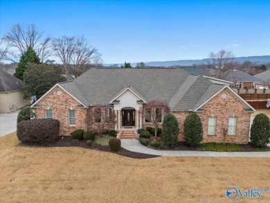 Move-in ready & beautifully updated, this 5-bedroom home boasts on Hampton Cove Golf Course in Alabama - for sale on GolfHomes.com, golf home, golf lot