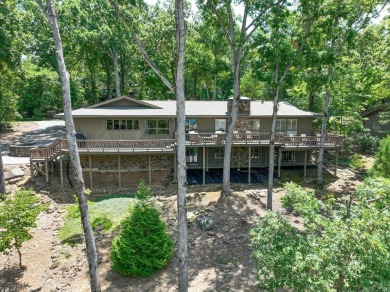 Lovely Eden Isle LAKEVIEW Home (likely designed by Frank McGary) on Red Apple Inn and Country Club in Arkansas - for sale on GolfHomes.com, golf home, golf lot