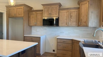 I am excited to introduce you to Copper Creek Homes' G-Twin on Sage Lakes Municipal Golf Course in Idaho - for sale on GolfHomes.com, golf home, golf lot