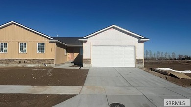 I am excited to introduce you to Copper Creek Homes' G-Twin on Sage Lakes Municipal Golf Course in Idaho - for sale on GolfHomes.com, golf home, golf lot