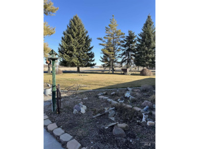 Looking for space in the country, but close to town? This on Twin Falls Municipal Golf Course in Idaho - for sale on GolfHomes.com, golf home, golf lot