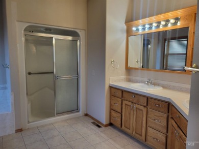NEW ON THE MARKET! This property is located just minutes from on Lewiston Golf and Country Club in Idaho - for sale on GolfHomes.com, golf home, golf lot