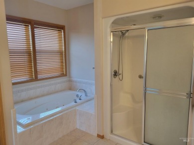 NEW ON THE MARKET! This property is located just minutes from on Lewiston Golf and Country Club in Idaho - for sale on GolfHomes.com, golf home, golf lot