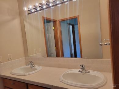 NEW ON THE MARKET! This property is located just minutes from on Lewiston Golf and Country Club in Idaho - for sale on GolfHomes.com, golf home, golf lot