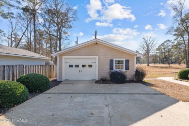 Beautifully detailed Trent Woods ranch on The New Bern Golf and on New Bern Golf and Country Club in North Carolina - for sale on GolfHomes.com, golf home, golf lot