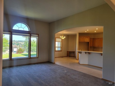 NEW ON THE MARKET! This property is located just minutes from on Lewiston Golf and Country Club in Idaho - for sale on GolfHomes.com, golf home, golf lot