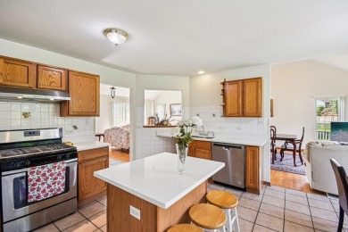 Step into this Amazing custom-built home offering 4 bedrooms and on Lincoln Oaks Golf Course in Illinois - for sale on GolfHomes.com, golf home, golf lot