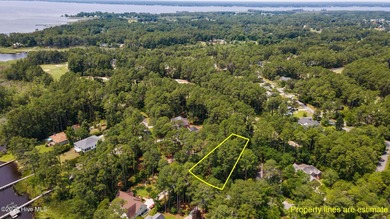 Build your dream home on this half-acre lot in Gated, Marina on Harbour Point Golf Club in North Carolina - for sale on GolfHomes.com, golf home, golf lot
