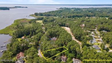 Build your dream home on this half-acre lot in Gated, Marina on Harbour Point Golf Club in North Carolina - for sale on GolfHomes.com, golf home, golf lot