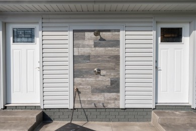 Fully remodeled, all-electric home offering nearly 5,000 sq ft on The Course at River Oaks in Arkansas - for sale on GolfHomes.com, golf home, golf lot