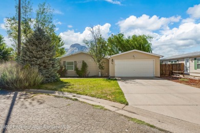 Your new 3 bed/ 2 bathroom home awaits in lovely Parachute CO on Battlement Mesa Golf Course in Colorado - for sale on GolfHomes.com, golf home, golf lot