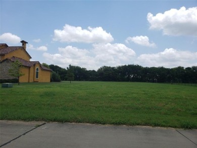 Beautiful 1-acre flat lot, fenced by both sides of lot and back on Tangle Ridge Golf Club in Texas - for sale on GolfHomes.com, golf home, golf lot